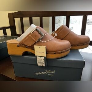 Universal Thread Mules/Clogs